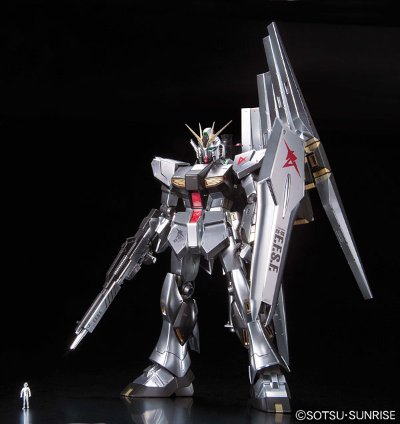 MG 1/100 机动战士高达 逆袭的夏亚  RX-93 ν高达 Metallic Coating Ver.