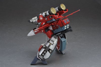 YAMATO超时空要塞系列 1/60 完全変形 VF-1J 米莉雅机 with スーパーパーツ