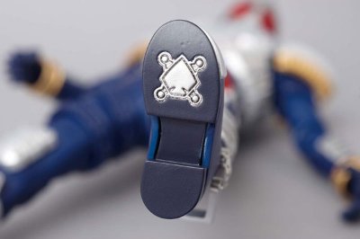 REAL ACTION HEROES 编号568 RAH DX 假面骑士剑 假面骑士剑