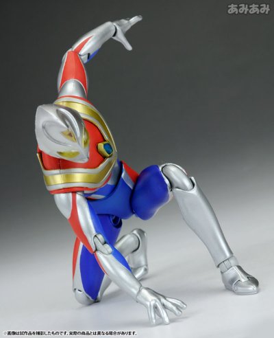 ULTRA-ACT 戴拿奥特曼 戴拿奥特曼  闪亮型