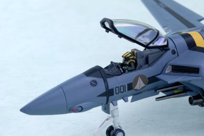 YAMATO超时空要塞系列 1/60 完全変形 VF-1S ロービジビリティー仕様