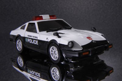 变形金刚 Masterpiece MP-17 Prowl 警车