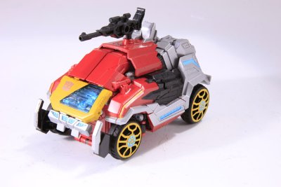 变形金刚ジェネレーションズ TG-17 ブラスター＆スチールジョー