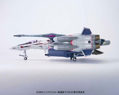超时空要塞F(Frontier) 1/72 VF-25F トルネードMessiah Valkyrie 阿尔特机