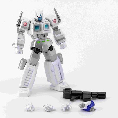 REVOLTECHNo.019变形金刚 フレンドショップ限定 ウルトラマグナス