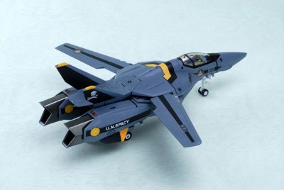 YAMATO超时空要塞系列 1/60 完全変形 VF-1S ロービジビリティー仕様