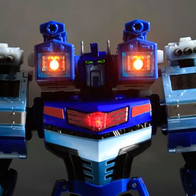 变形金刚 TA27 ウルトラマグナス ライト＆サウンド