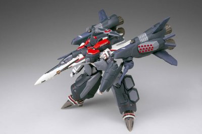 超时空要塞F(Frontier) VF100’s 装甲Messiah Valkyrie(早乙女有人机)