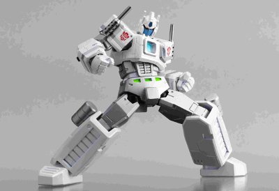 REVOLTECHNo.019变形金刚 フレンドショップ限定 ウルトラマグナス