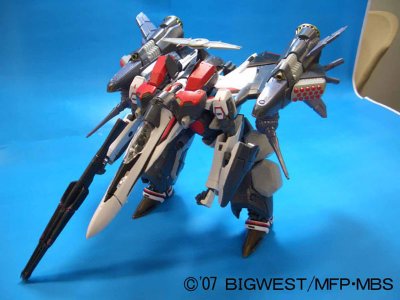 超时空要塞F(Frontier) 1/72 VF-25F 装甲Messiah Valkyrie 阿尔特机
