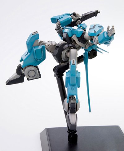 剧场版 机动战舰抚子号 艾斯特巴利斯・カスタム 泉机 Plastic Kit