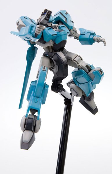 剧场版 机动战舰抚子号 艾斯特巴利斯・カスタム 泉机 Plastic Kit