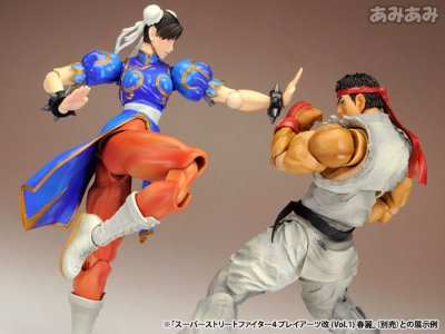 スーパー街霸4 PlayArts改 (Vol.1) 龙 可动手办