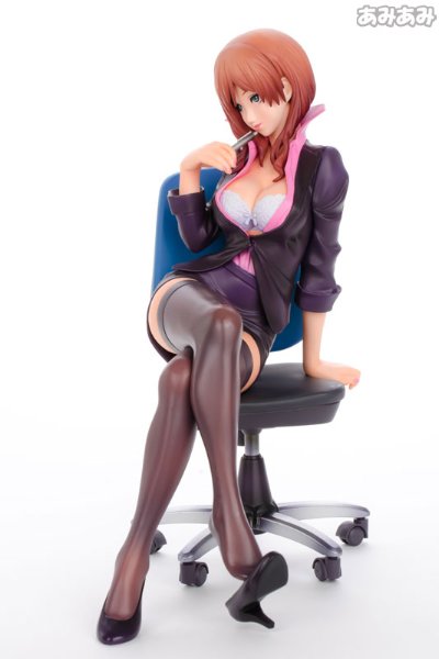 The Art of Shunya Yamashita 海丽（黑スーツ）