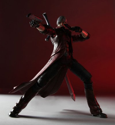 DEVIL MAY CRY4（デビルメイクライ4）PlayArts改 但丁 可动手办