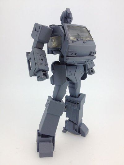 变形金刚 Masterpiece MP-27 铁皮（Ironhide）