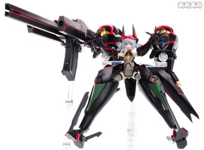 机娘计划 IS〈无限斯特托拉斯〉 黑雨 与 拉芙拉·布迪威伊 （プレミアムBandai限定）