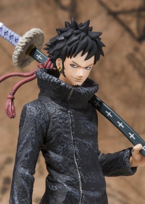 FiguartsZERO 航海王 特拉法尔加·罗 -王下七武海-