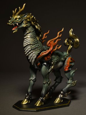 KT Project KT-002 竹谷隆之自在置物 麒麟 着彩版