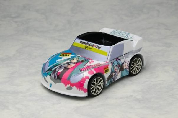 粘土人 #75 GOOD SMILE Racing&VOCALOID 初音未来 White Ver. Racing Queen