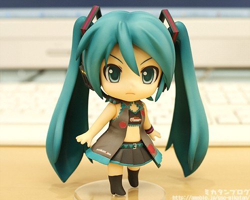 粘土人 #075 赛车良笑和VOCALOID 初音未来 黑色版