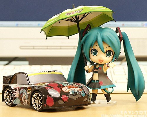 粘土人 #075 赛车良笑和VOCALOID 初音未来 黑色版