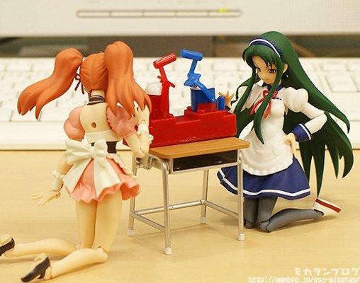 figma #36 凉宫春日的忧郁 朝比奈实玖榴 戦う服务生ver. 