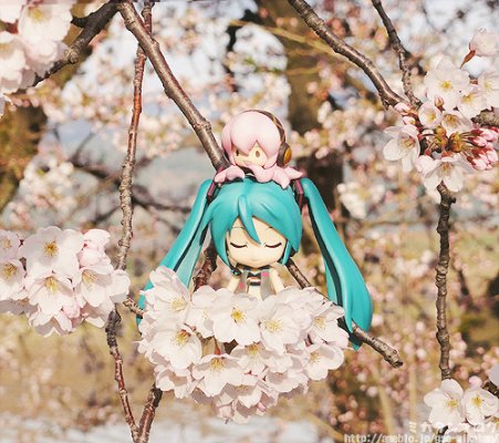 粘土人 #75 GOOD SMILE Racing&VOCALOID 初音未来 White Ver. Racing Queen