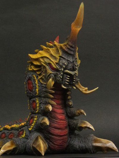 东宝30厘米系列 哥斯拉大战摩斯拉 巴特拉(幼虫)