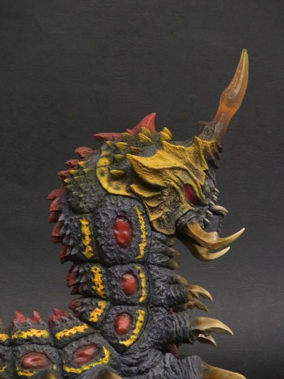 东宝30厘米系列 哥斯拉大战摩斯拉 巴特拉(幼虫)