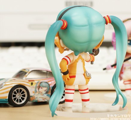 迷你黏土人 GOOD SMILE Racing&VOCALOID 初音未来 RQ 2 Ver. 