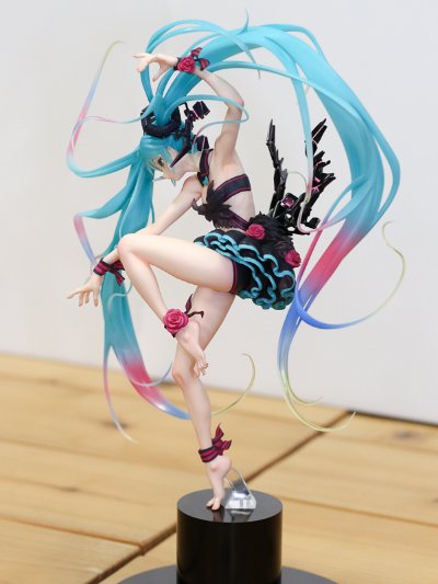 VOCALOID角色系列01 初音未来 mebae