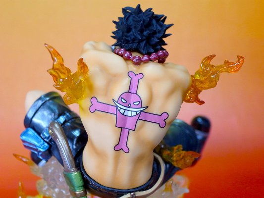 FiguartsZERO 航海王  波特卡斯·D·艾斯 战斗版 十字火 特别配色版