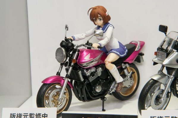 S.H.Figuarts 佐仓羽音（制服）＆CB400 SUPER FOUR