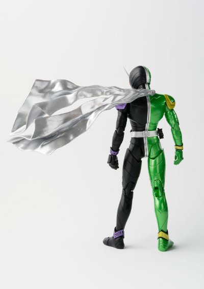 S.H.Figuarts(真骨雕制法) 假面骑士双骑 疾风王牌形态