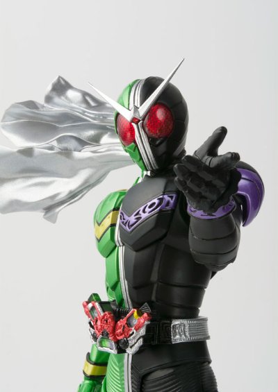 S.H.Figuarts(真骨雕制法) 假面骑士双骑 疾风王牌形态