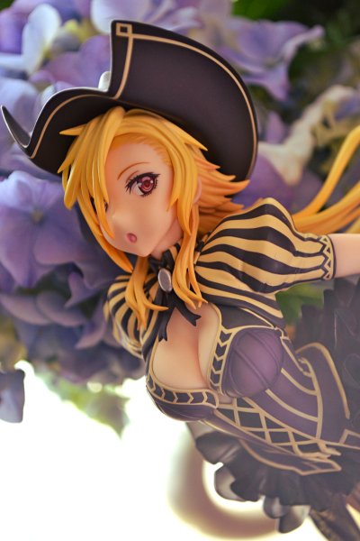 百花繚乱 	夏尔·戴·达尔坦尼雅