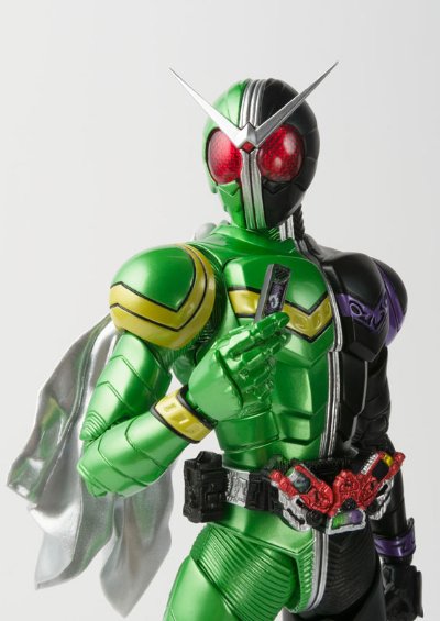 S.H.Figuarts(真骨雕制法) 假面骑士双骑 疾风王牌形态