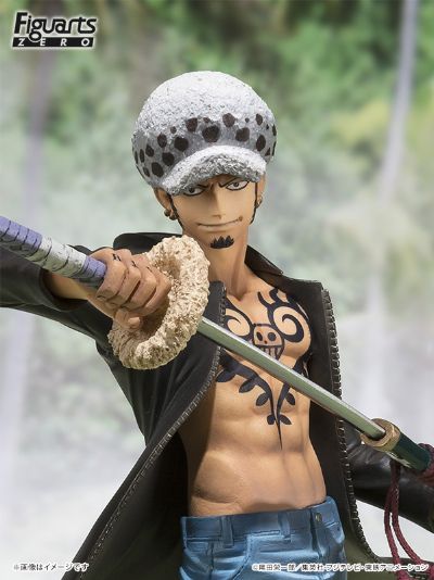 FiguartsZERO 海贼王 ト 特拉法尔加·罗 礼服ローザ编