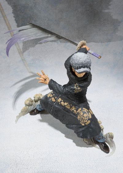 FiguartsZERO 航海王 特拉法尔加·罗 战斗