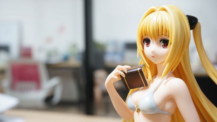 To LOVE Ru Darkness 金色暗影 白色泳装版