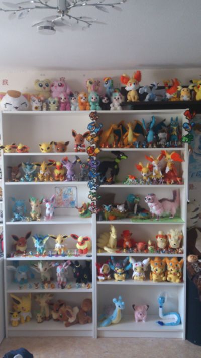 口袋妖怪ベストウイッシュ！ 伊布&精灵球菇 PREMIALIVE手办 伊布 