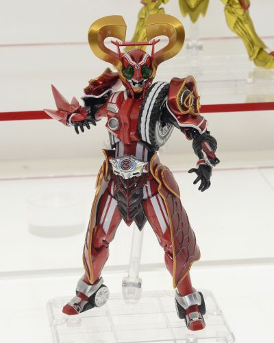 S.H.Figuarts  驰骑外传：假面骑士马赫 / 假面骑士心骑 假面骑士心骑 奇迹型