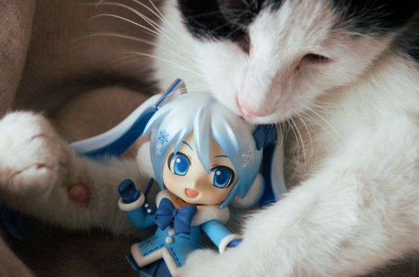 粘土人 #207 初音未来 雪未来 2012 毛绒绒外套版