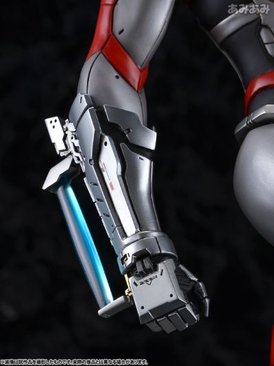 ULTRAMAN 1/6比例・スタチュー