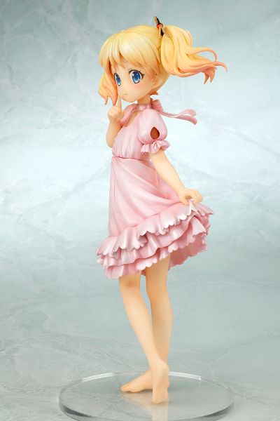 爱丽丝·卡塔雷特 连衣裙风格 乳白粉红