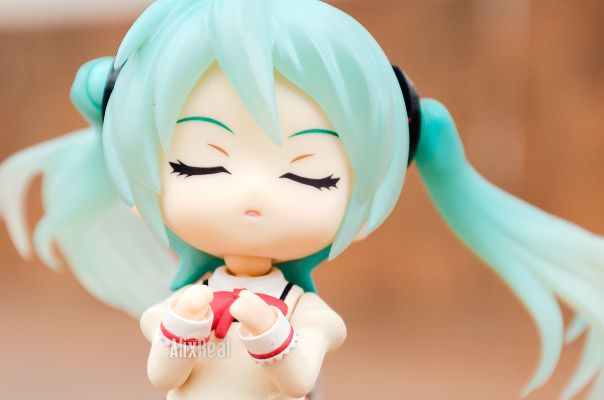 粘土人 #175 魔法少女小圆 鹿目圆香 & 丘比 学校统一的版本。