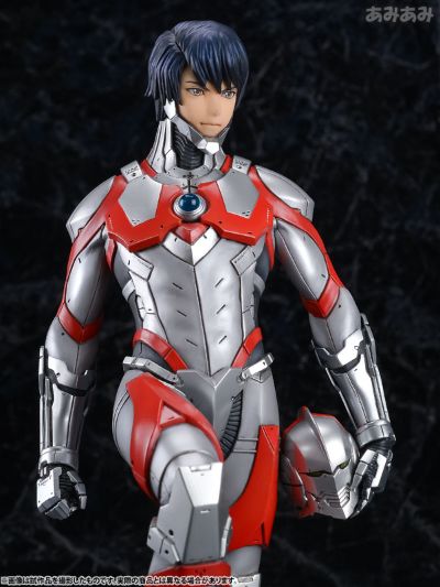 ULTRAMAN 1/6比例・スタチュー