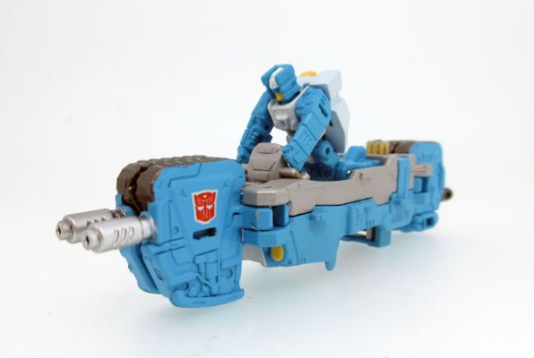 变形金刚レジェンズ LG39 ブ莲伊恩ストーム