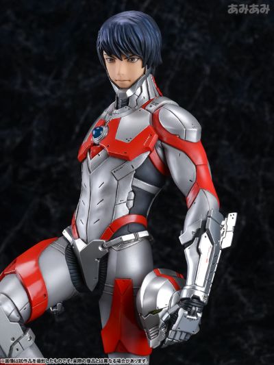 ULTRAMAN 1/6比例・スタチュー